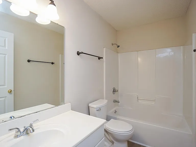 303 Waddell Rd — Photo 4