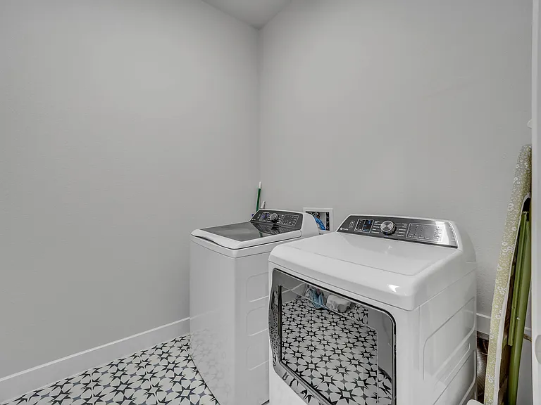 8517 Grenadier Dr — Photo 28
