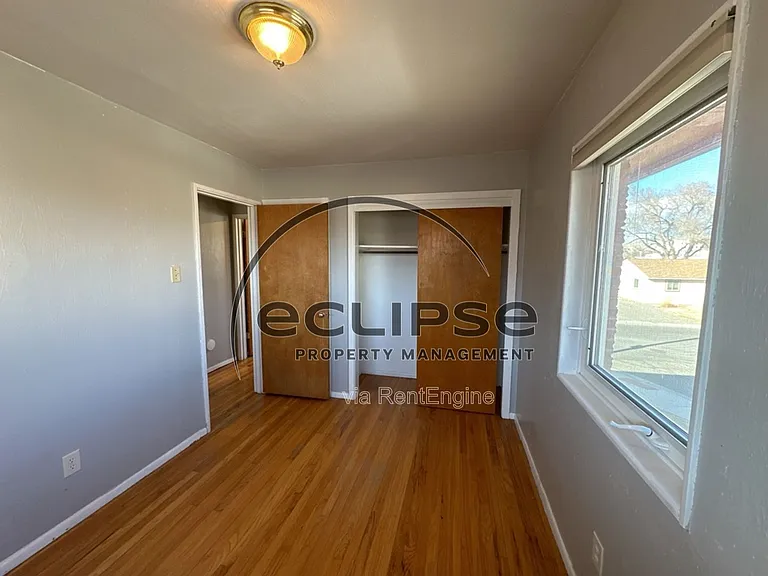 1823 Gunnison Ave — Photo 17