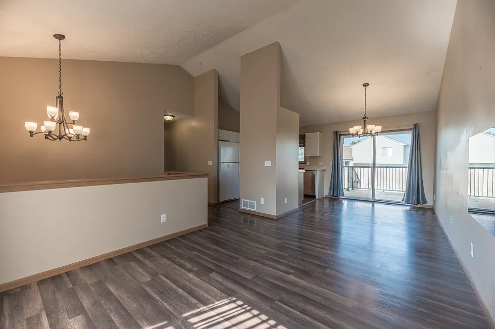 3 bed, 1262 sqft, $2,350 — Photo 4
