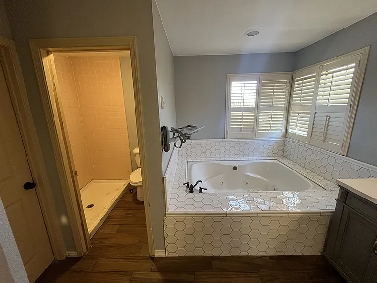 511 Bluff Dr — Photo 16