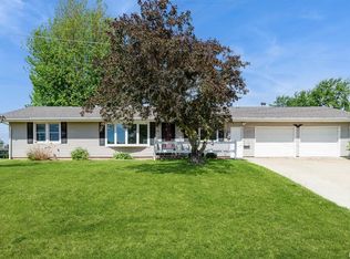 118 10th St, Fulton, IL 61252