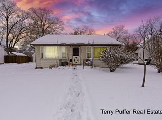 2206 Oak Ave, Muskegon, MI 49445