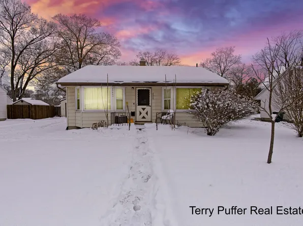 2206 Oak Ave, Muskegon, MI 49445