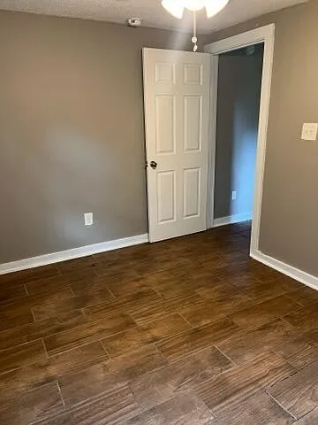 6710 Phillips Ln — Photo 9