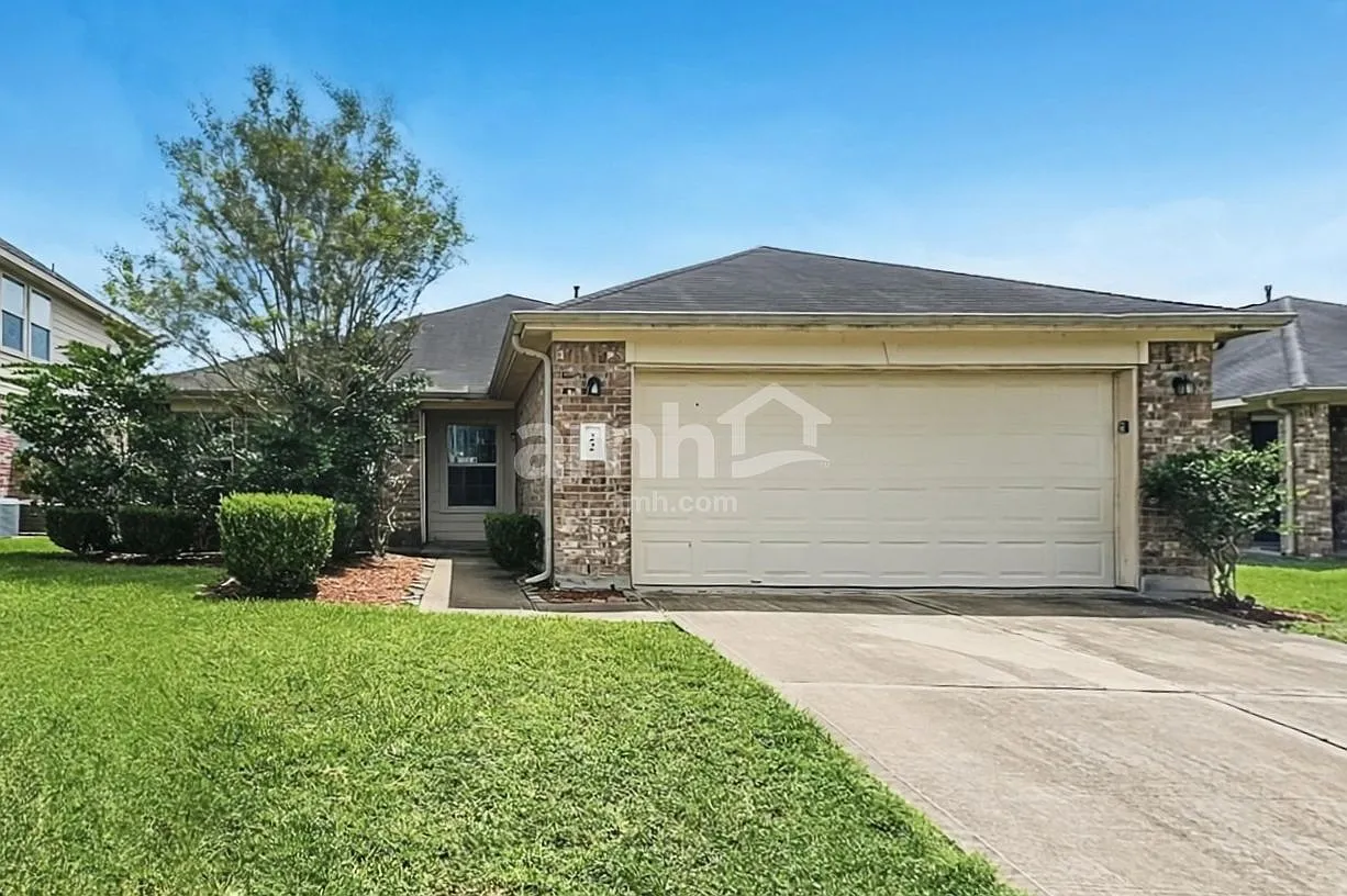 4 bed, 2.0 bath, 1680 sqft, $2,225 — Photo 1
