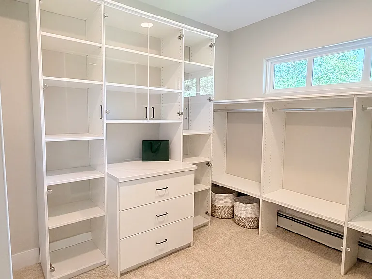 Custom closet system