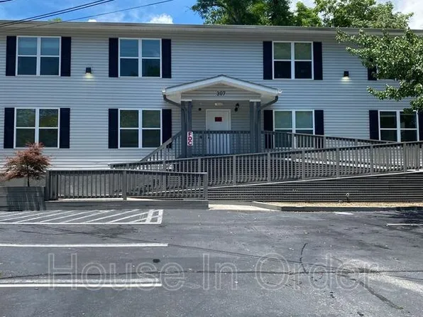 307 8th Ave E Unit 102, Hendersonville, NC 28792