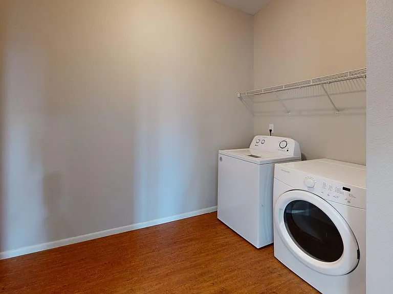 Eagle Crest Apartments — Photo 44