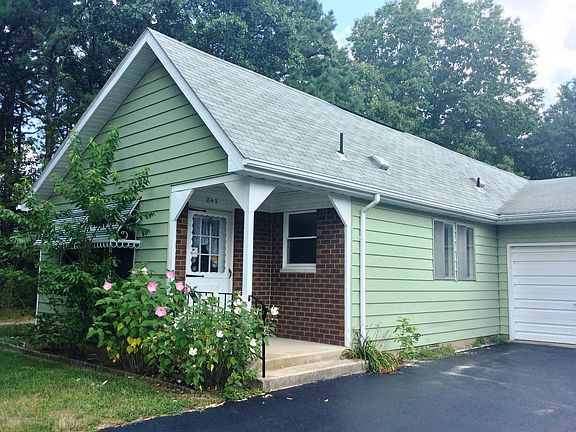 2nd image of 84d Franklin Lane #D