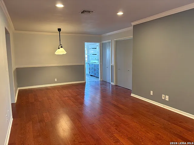 7926 Broadway St — Photo 6
