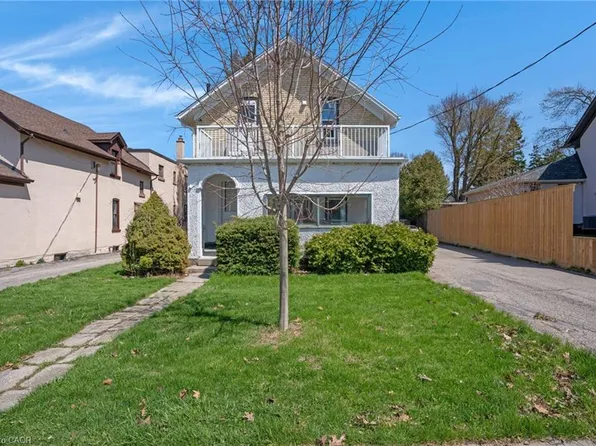 22 Samuel St, Kitchener, ON N2H 1P1
