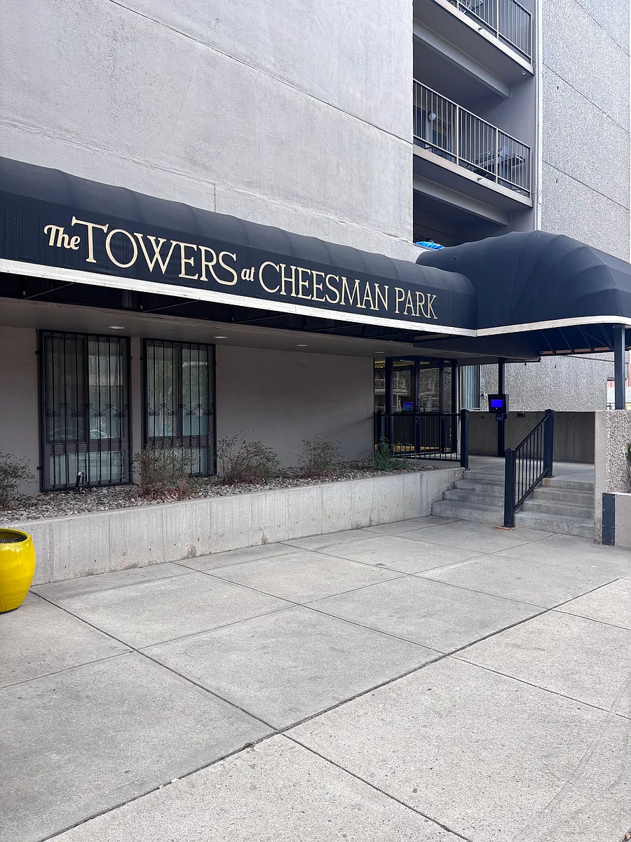 Building Photo - 1433 N Williams St #201