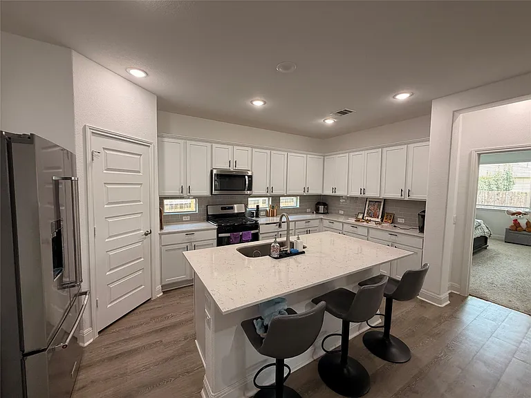18017 Stefano Dr — Photo 16