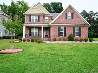 109 Shadow Oak Ln, Fayetteville, NC 28303