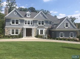 214 Deep Brook Rd, Wyckoff, NJ 07481