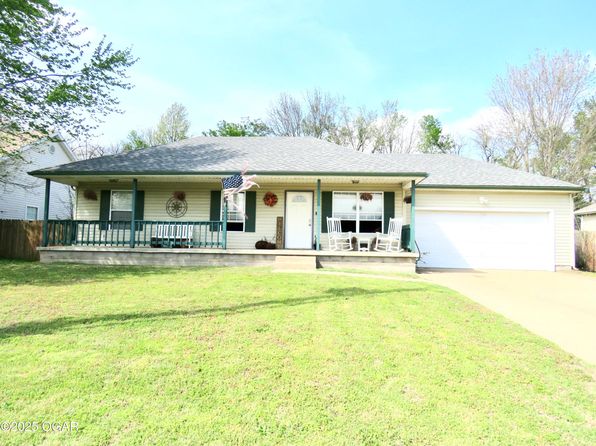 1431 Logan Dr, Webb City, MO 64870