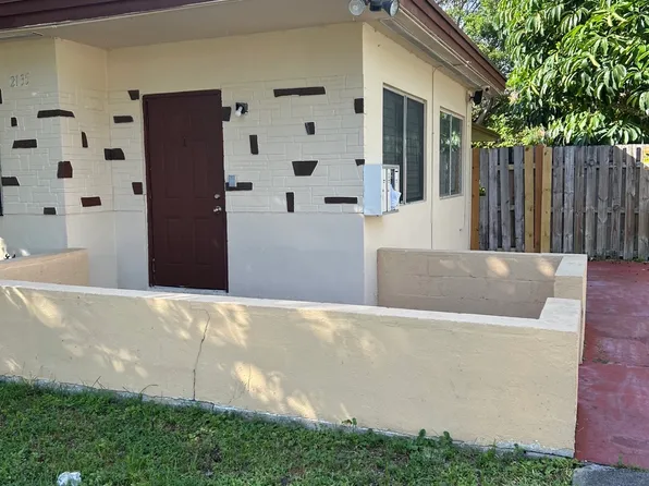 2135 NE 170th St, Miami, FL