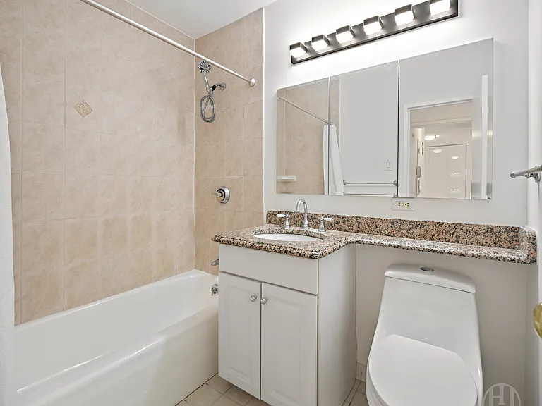 20 W 64th St #27B — Photo 7