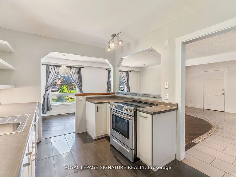 4 Patricia Ave #UPPER — Photo 21