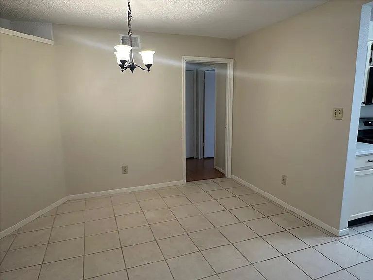 2121 Hepburn St #104 — Photo 2