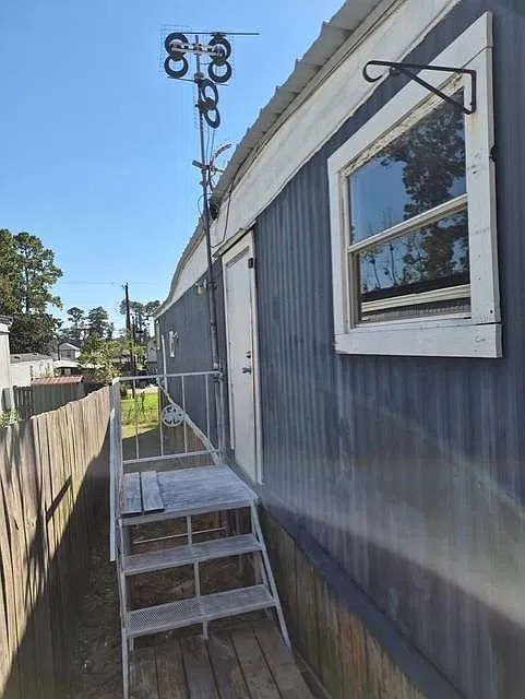 2 bed, 1.5 bath, $800 — Photo 3
