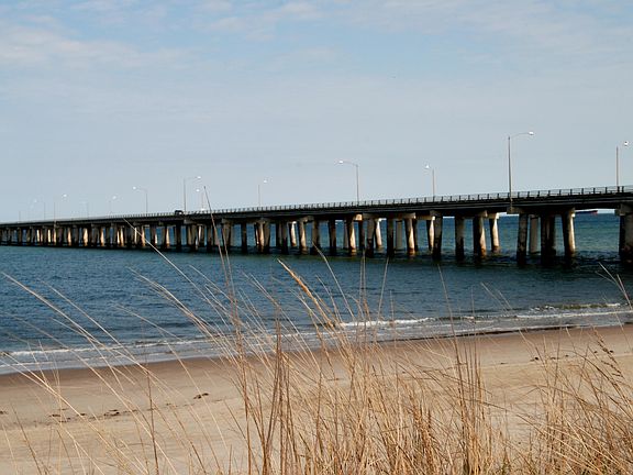 5th image of 3214 Shore Dr