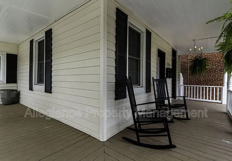 1506 B Mount Vernon Ave — Photo 6