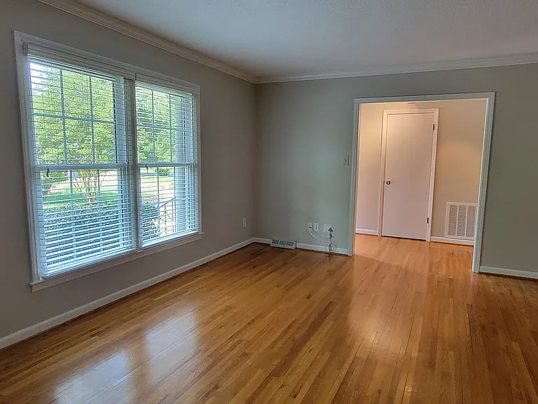 1318 Beechdale Dr — Photo 20