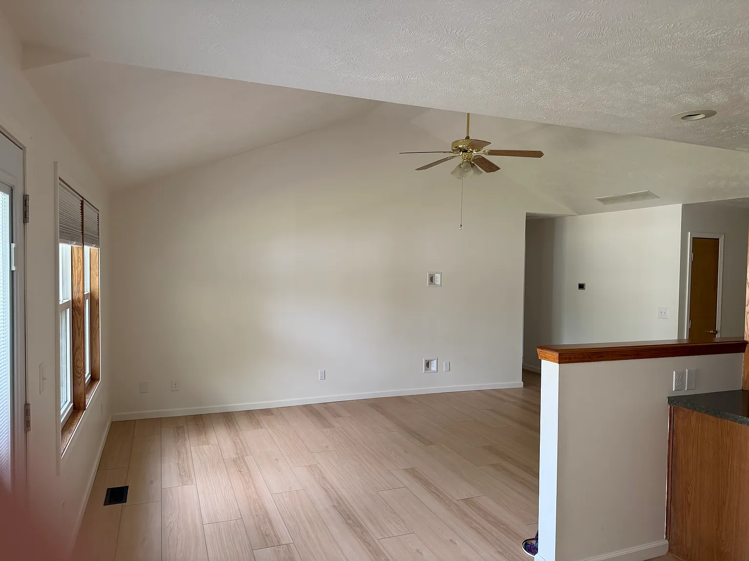 3 bed, 1311 sqft, $2,075 — Photo 2