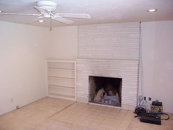 3rd image of 487 W San Jose Ave