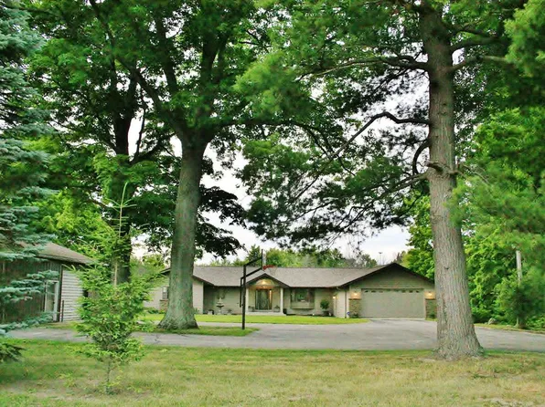 15342 Almy Rd, Howard City, MI 49329