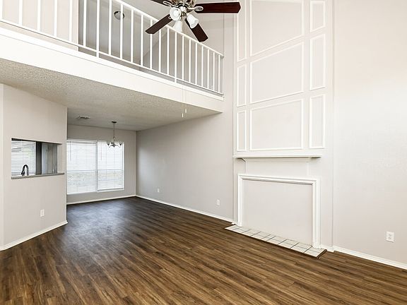 4th image of 2500 Creekwood Ln