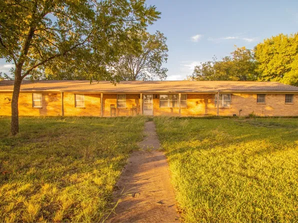 317 Shady Brook Ln, Cedar Hill, TX 75104
