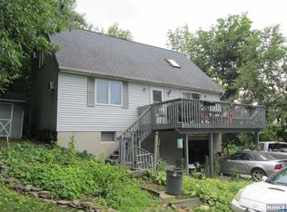 58 Lakeview Dr, Wantage, NJ 07461