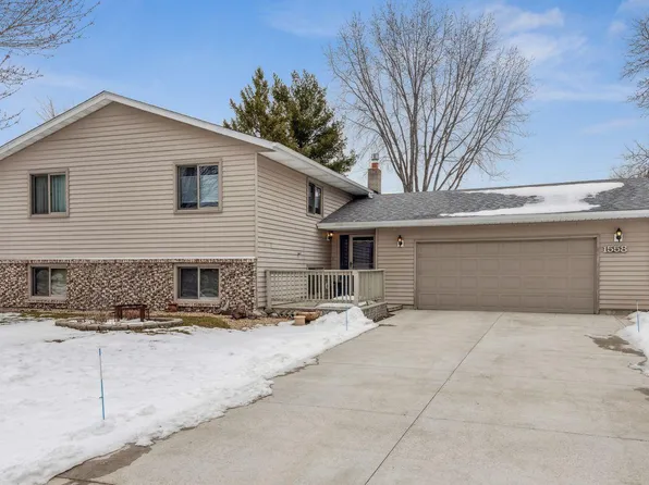 1558 Wildwood Rd, Saint Cloud, MN 56303