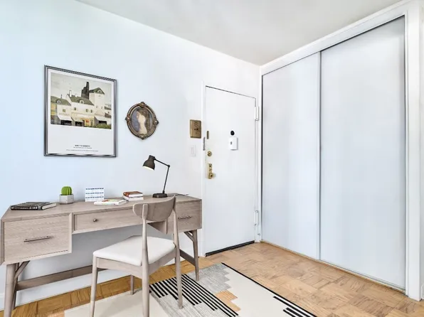 310 West 56th Street 14E image 3 of 19