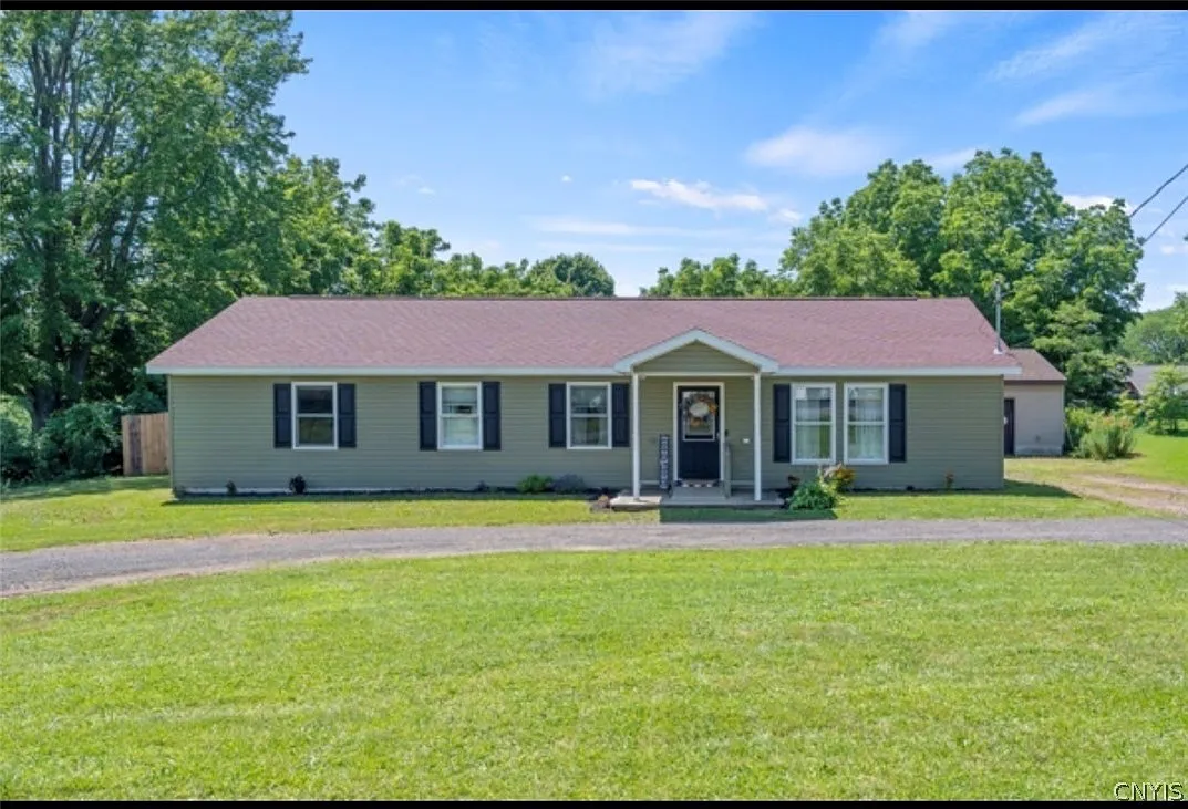 3 bed, 2.5 bath, 1624 sqft, $2,800 — Photo 1