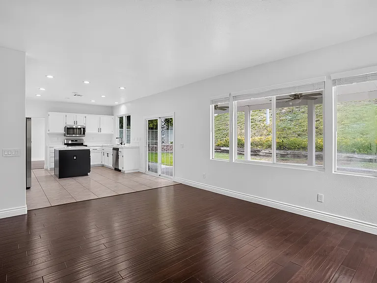 692 Bundy Way — Photo 29