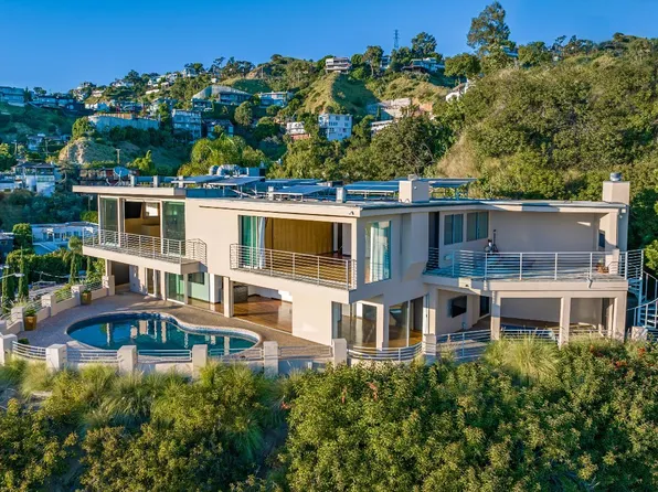 8825 Hollywood Blvd, Los Angeles, CA 90069