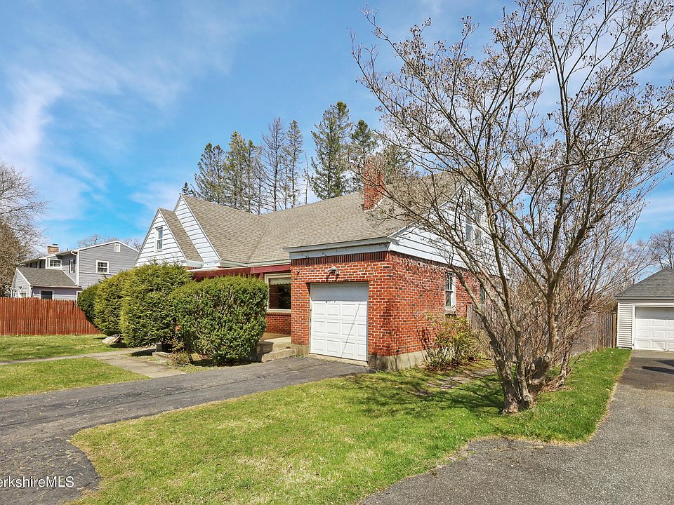 11 Sampson Pkwy, Pittsfield, MA 01201 Zillow