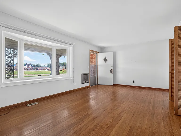 418 Polk St — Photo 4