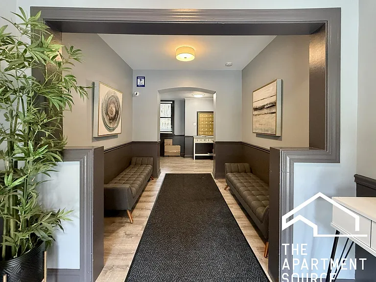633 W Barry Ave #101 — Photo 8