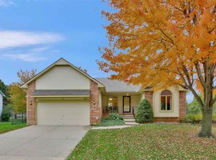 1110 N Prescott Cir, Wichita, KS 67212