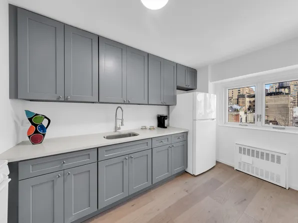 609 Columbus Avenue image 1 of 6