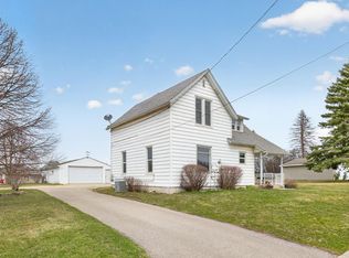 109 4th St NE, Stewartville, MN 55976
