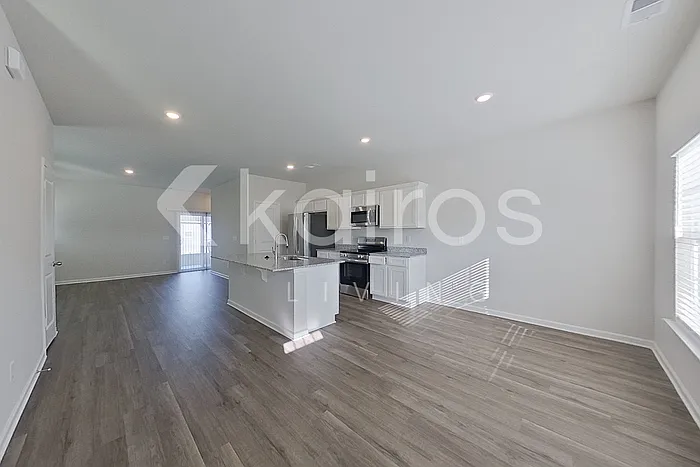 2441 Banyan Cir — Photo 6