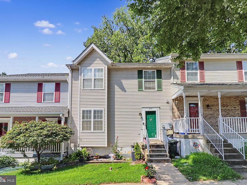 1st image of 219 Hibiscus Ct