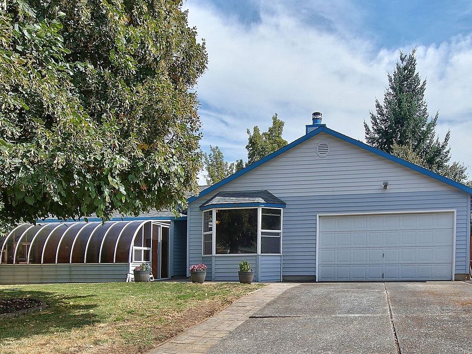 1st image of 1011 SE 141st Ct