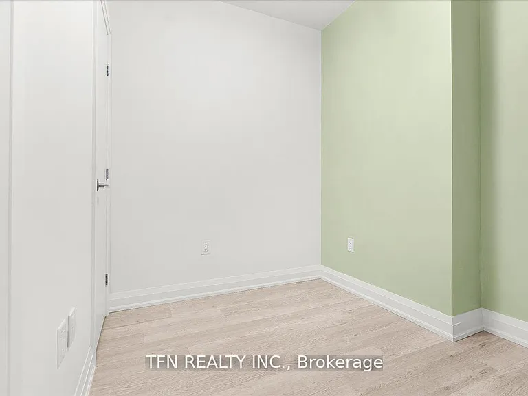 212 King William St #513 — Photo 15
